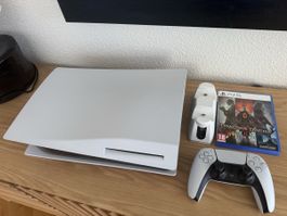 PlayStation 5 Konsole mit Controller Spiel und Ladestation