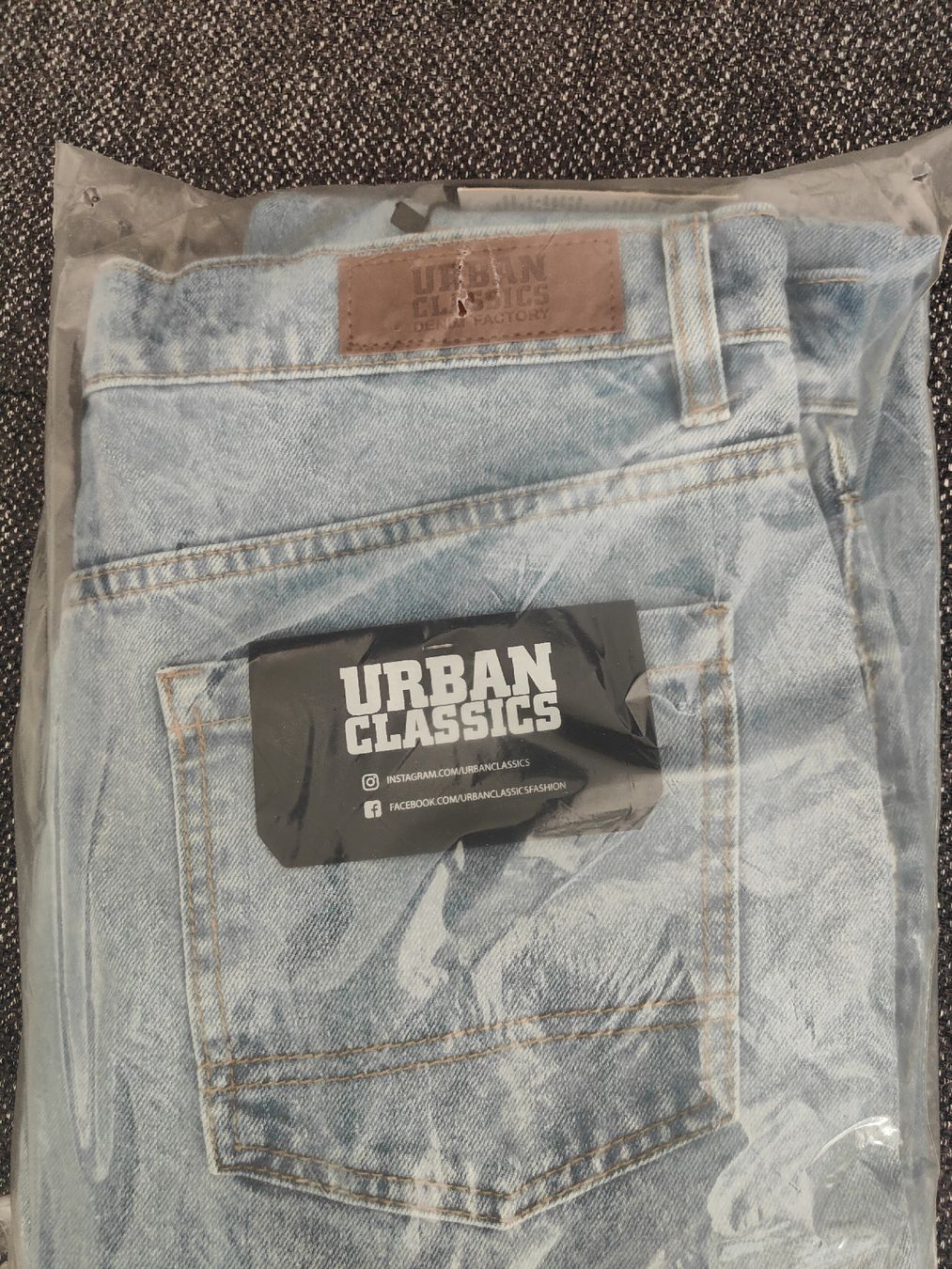 Urban Outfitters Jeans: Jeans Urban Classic – Nuovo e nell'imballaggio originale da Muttenz venduto da NMtn.