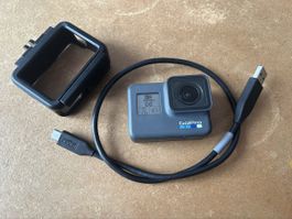 GoPro Hero 6 Actionkamera mit Zubehör