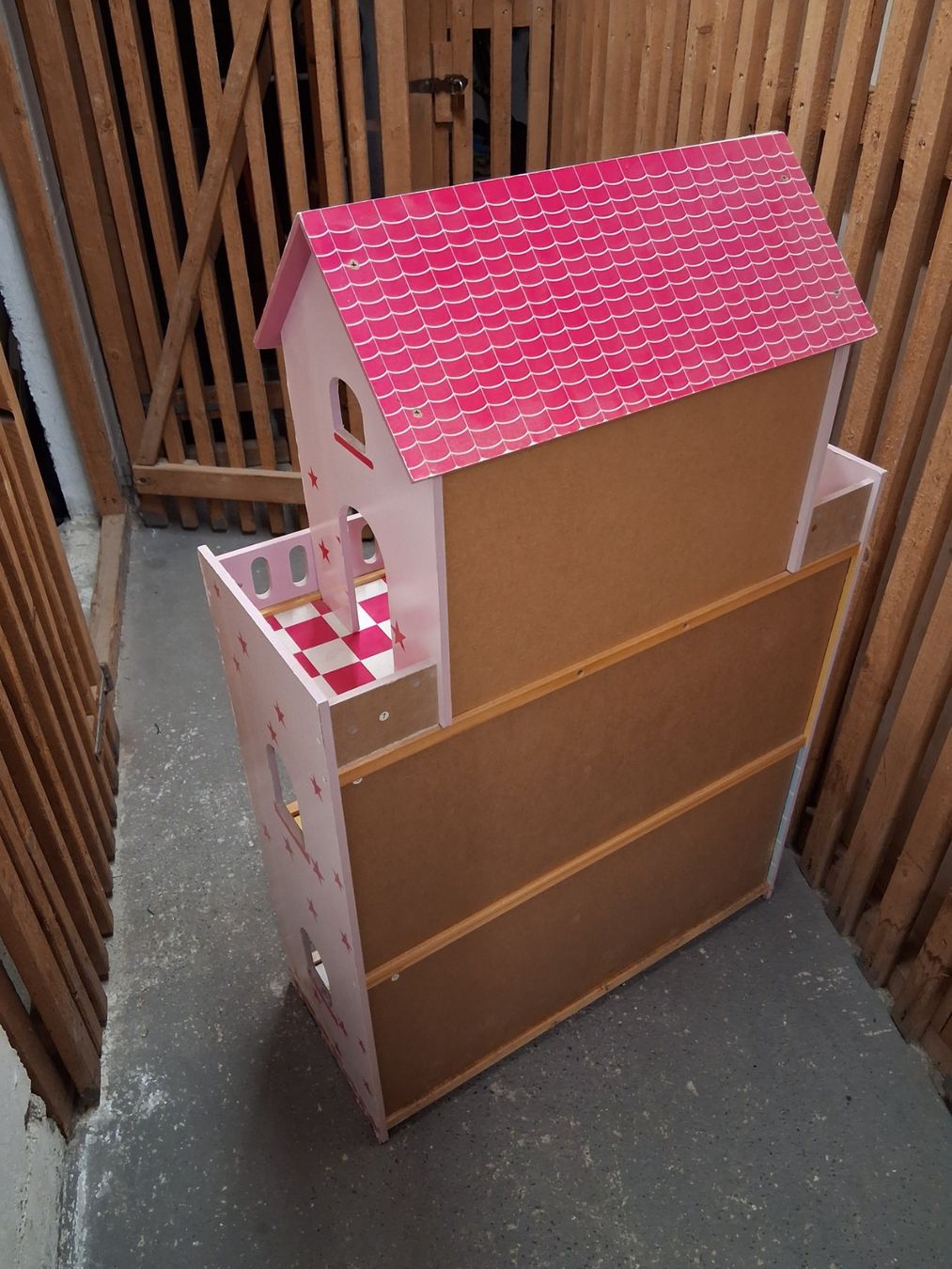 Case e mobili per bambole: Puppenhaus aus Holz – Usato da Luzern venduto da phi_s57s 1