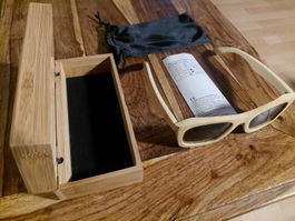 Yooflag Sonnenbrille aus Bambus, neuwertig mit Etui!