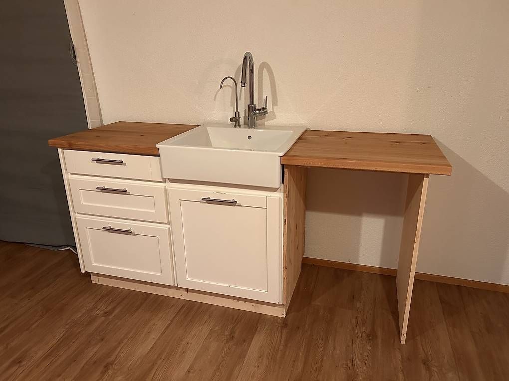 Cucine complete: Kleine Küche mit Waschbecken  – Usato da Ebnat-Kappel venduto da mic_2pwc