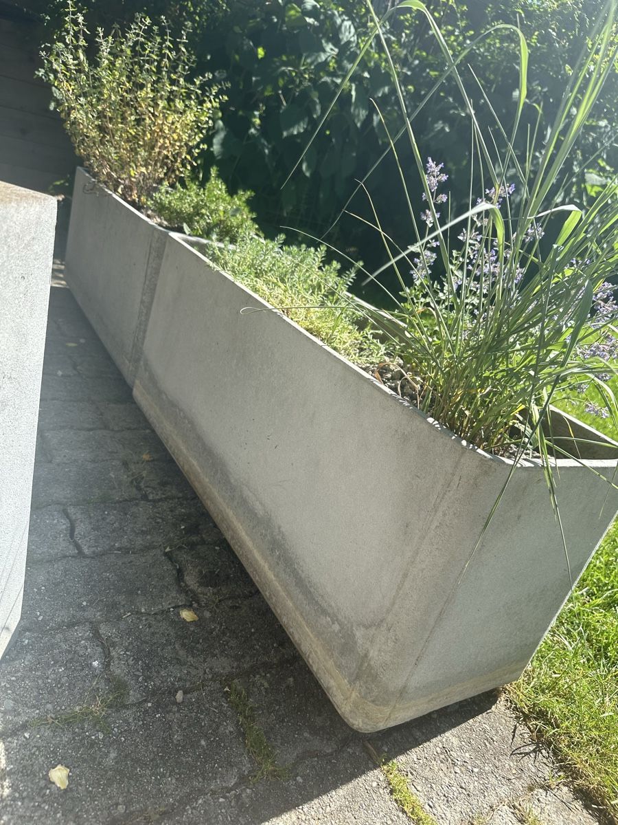 Eternit Vasi per fiori: Eternit Delta  – Usato da Herrenschwanden venduto da Coke_15 3