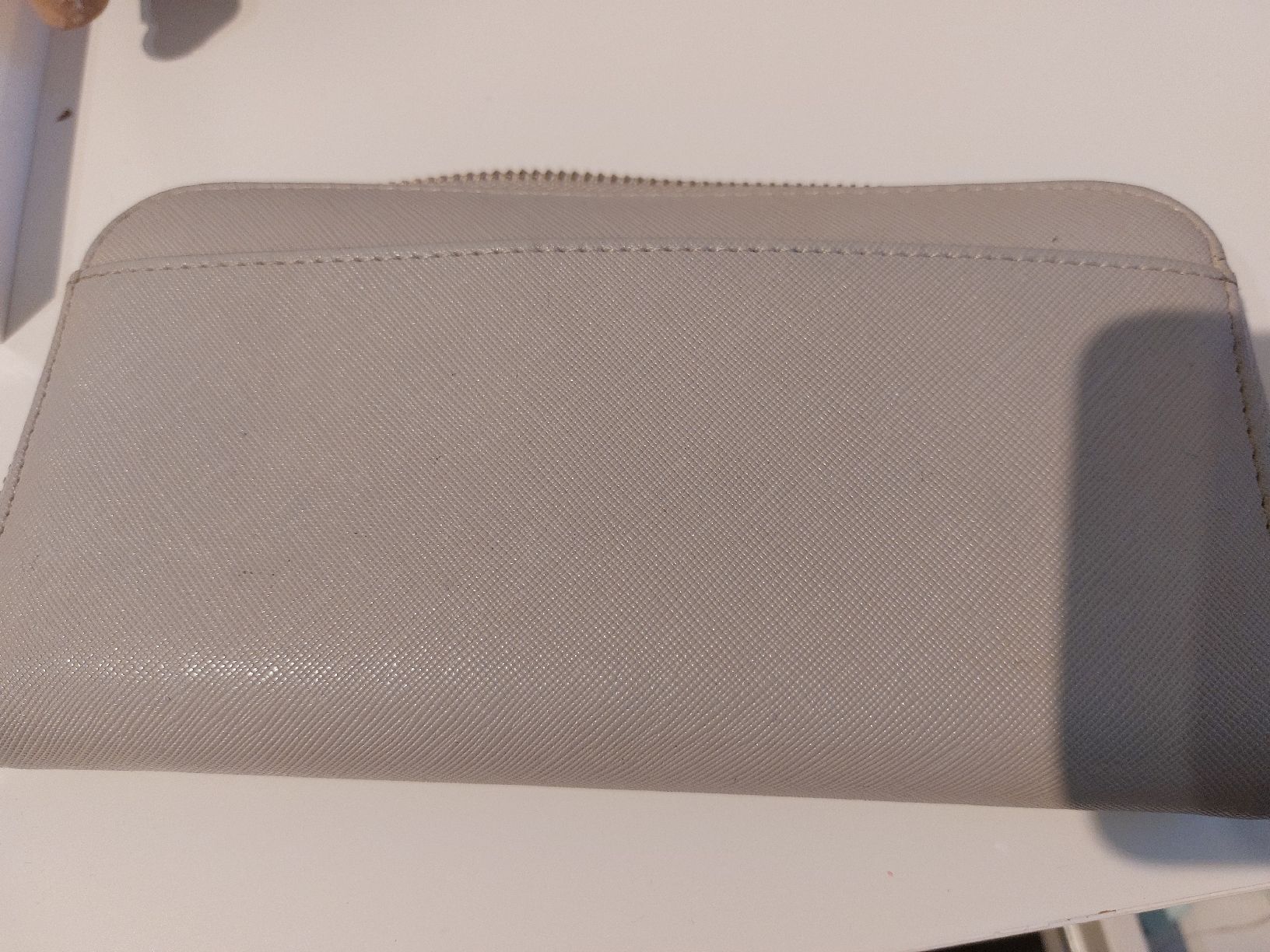 Portafogli: Elegant Designer Wallet - Perfect for Everyday Use! – Usato da Effretikon venduto da jea_yq2t 2