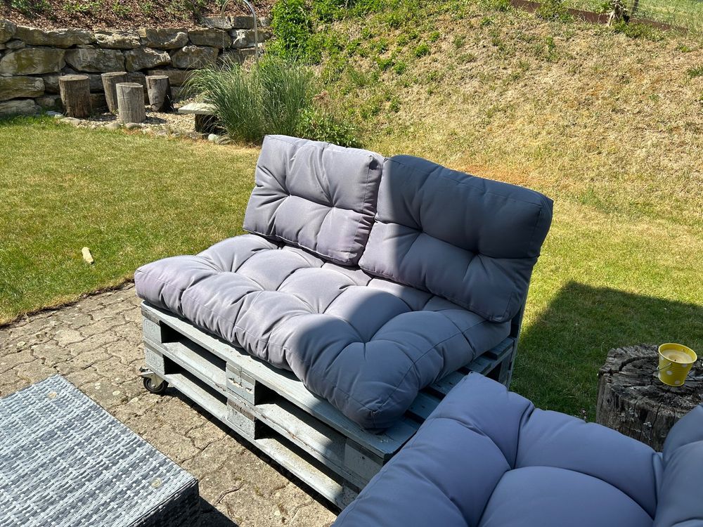 Elegantes Paletten Kissen Outdoor Bild