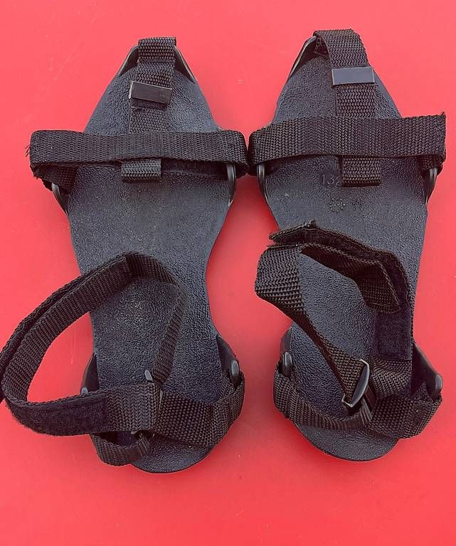 Sonstige Baumaterialien: Robuste Schuh-Spikes mit Vibram-Sohle – Gebraucht aus Urdorf von Resumasa