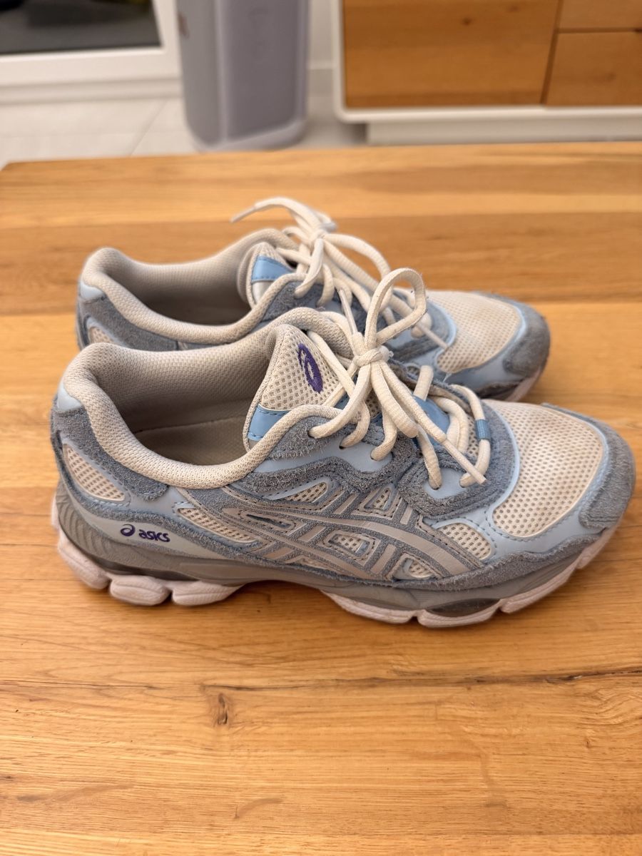 Herrenschuhe: Baskets Asics bleu et blanc taille 36 etat correct – Gebraucht aus Bellevue von dol_dfm2