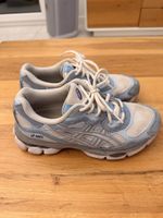 Baskets Asics bleu et blanc taille 36 etat correct