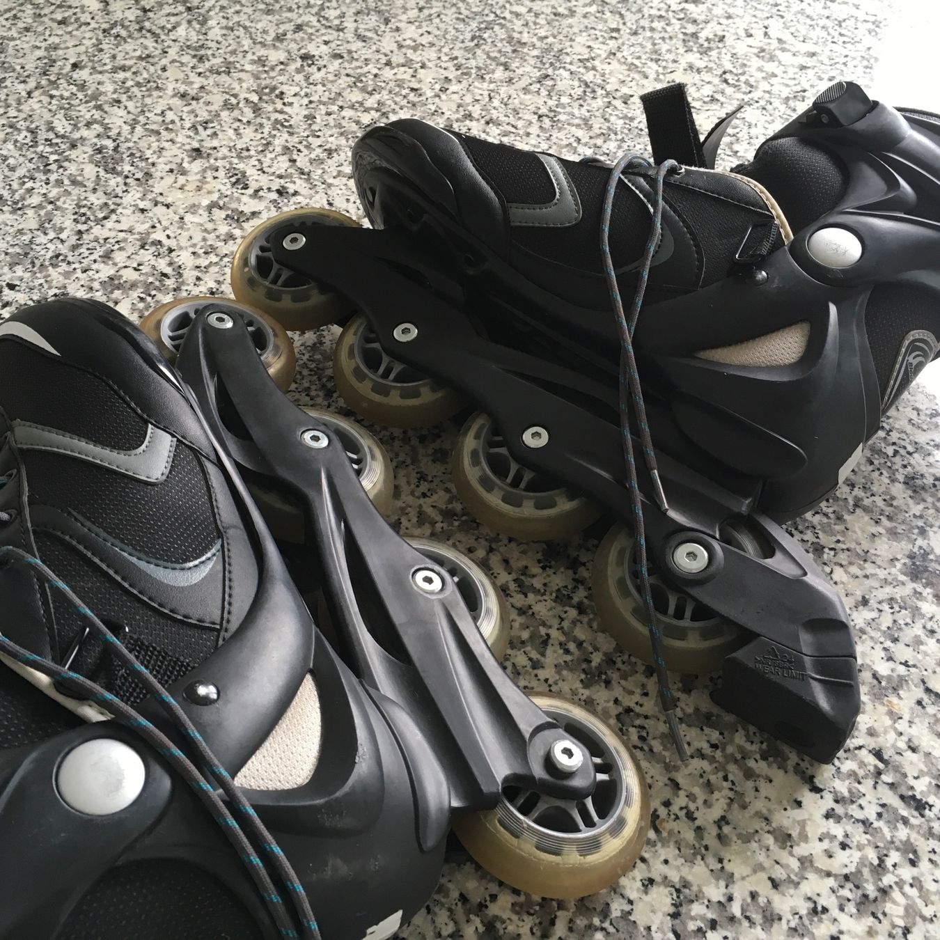 Pattini in linea & Pattini a rotelle: Inlineskates Bladerunner Advantage Pro schwarz gebraucht – Usato da Freienwil venduto da Hubi030 2