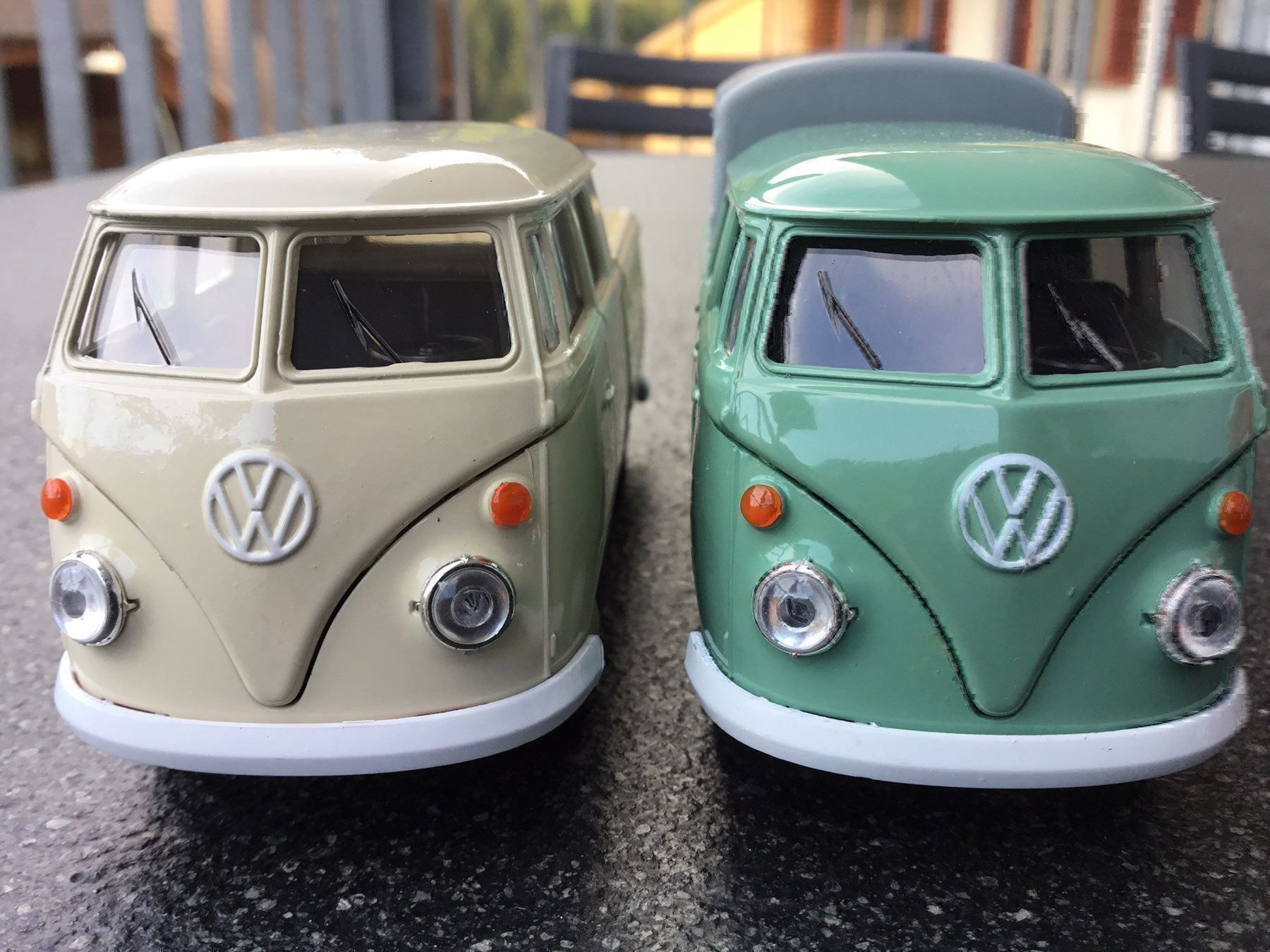 Volkswagen Modellini d'auto: VW Bus T1 Doka  2 Stück – Nuovo (secondo la descrizione) da Erlenbach im Simmental venduto da Model_box