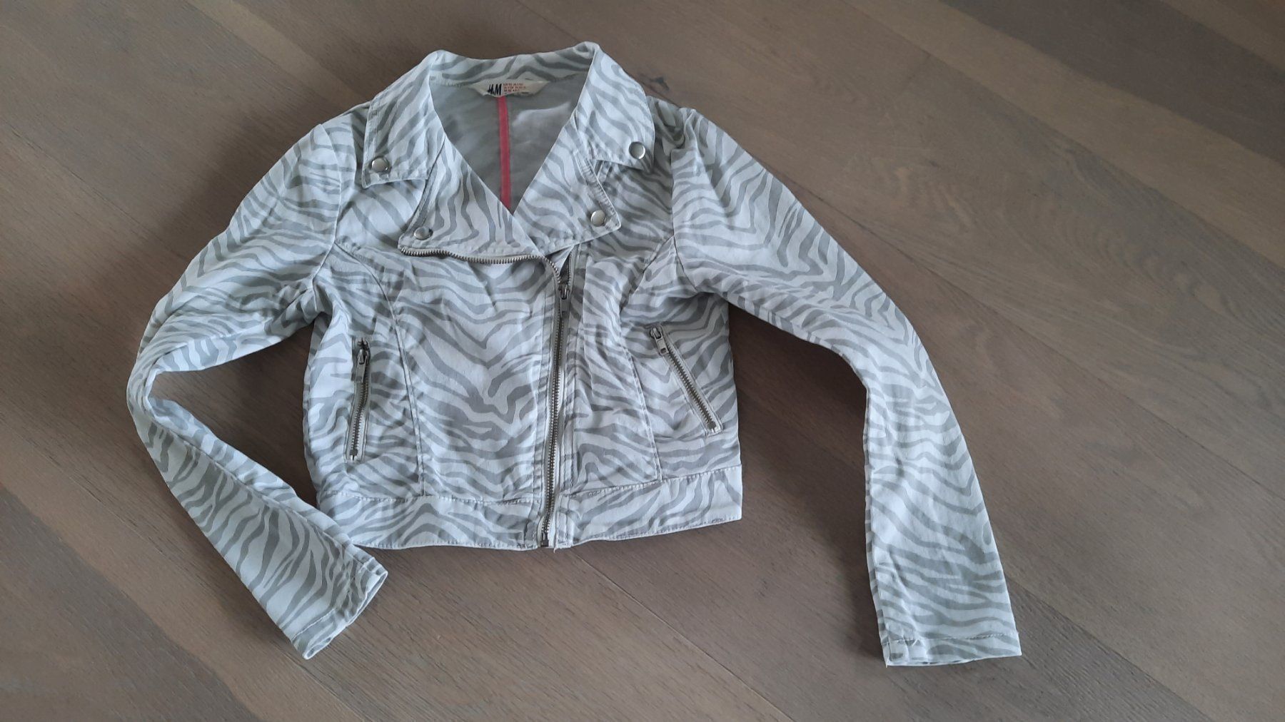 H&M Giacche & Cappotti: Zebra-Look Sommerjacke - Gr. 152 – Usato da Neftenbach venduto da DanielaS01020304 2
