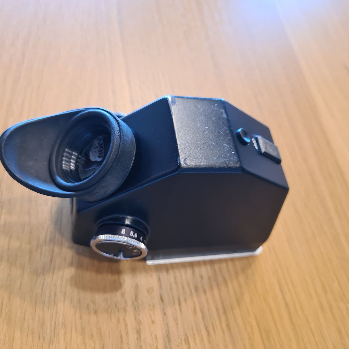 Hasselblad Fotocamera: Hasselblad TTL 52051 Prismensucher – Usato da Weinfelden venduto da jri_58lq 4