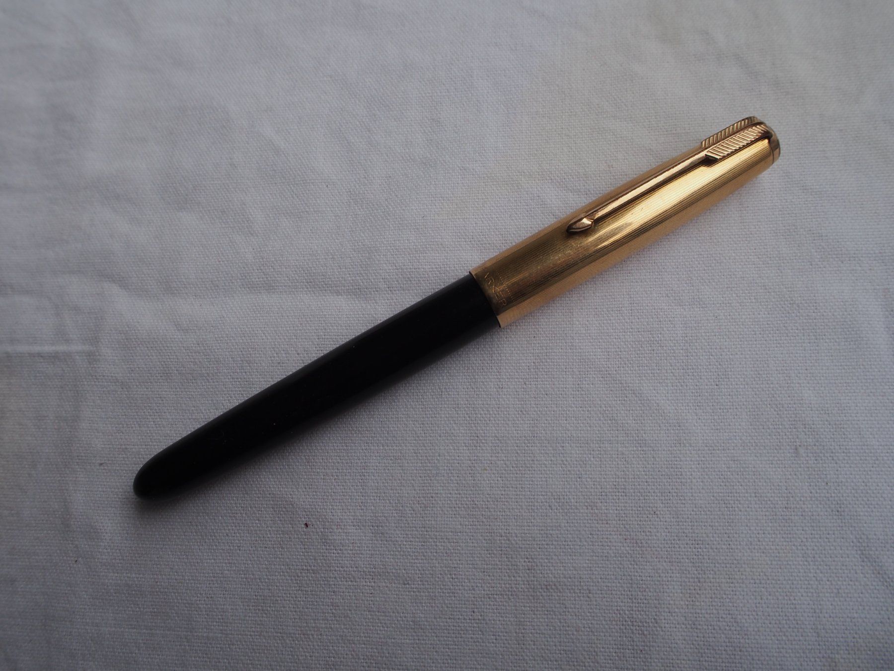 Parker Penna & Evidenziatori: PARKER 51, stylo plume, couleur gris – Usato da Meyrin venduto da SRemka