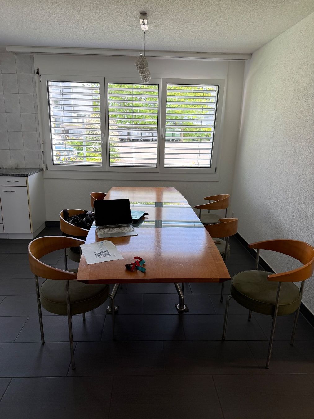 Set di tavolo e panche: Esstisch mit 6 Stühlen. Fast Gratis !! – Usato da Lufingen venduto da Psrana 2