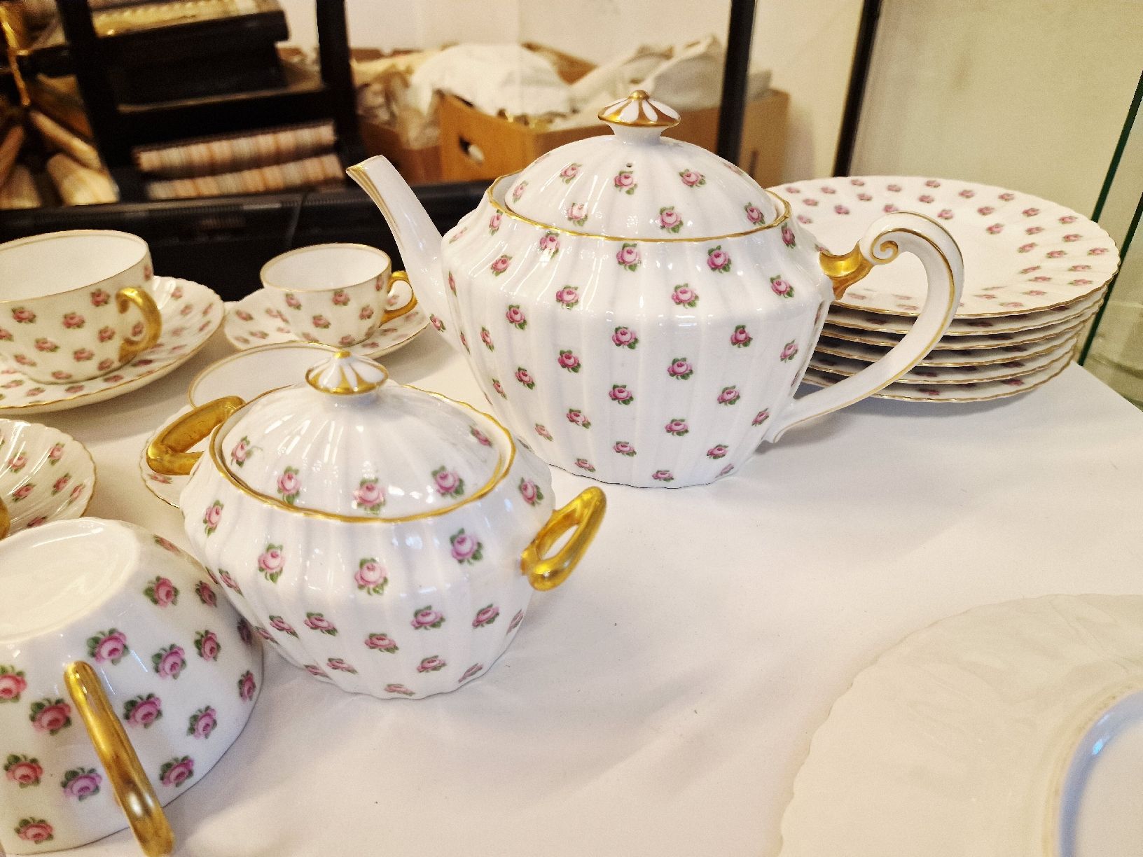 Set di piatti: Kaffeeservice Tillowitz  20 teilig Rosendekor Goldrand – Usato da BERN venduto da Intarsia 7