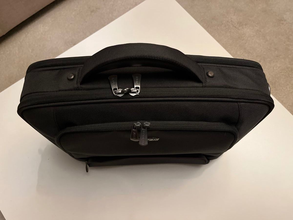 Valises & Sacs: Laptoptasche Dikota NEU – Neuf avec emballage d'origine à St. Gallen par 1t5045 3