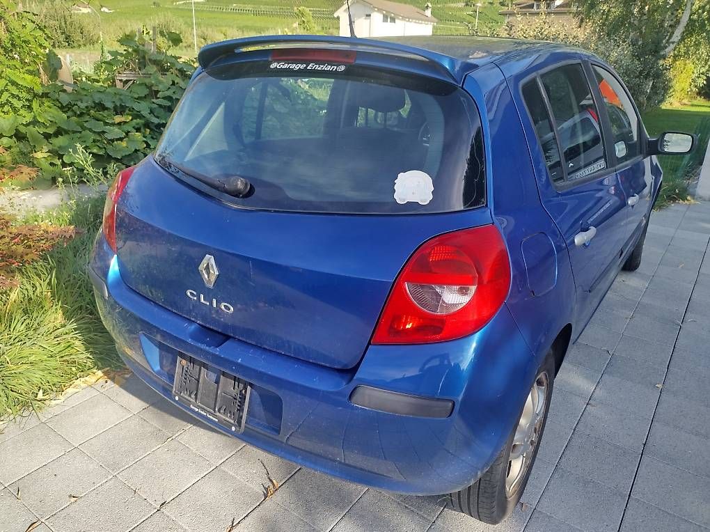 Renault Automobili: Renault Clio 1.2 16V – Usato da bramois venduto da aurely 3