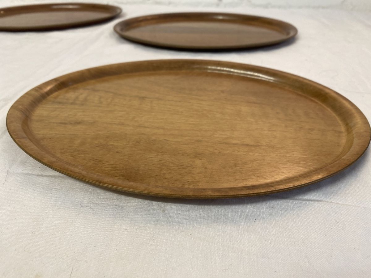 Servierplatten: 6 er Set Vintage Kunststofftabletts, Serviertabletts – Gebraucht aus sursee von trilli-tralli 5