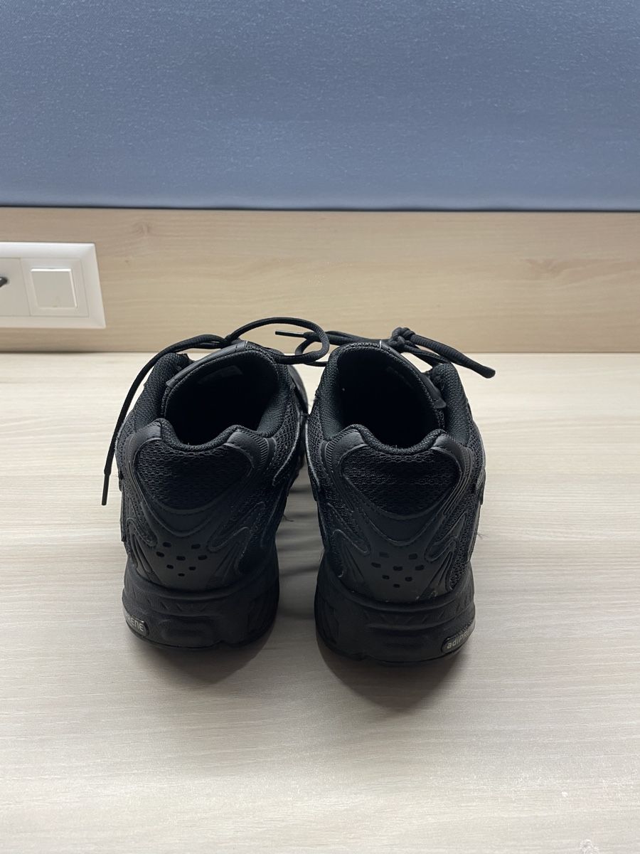 Adidas Chaussures hommes: Adidas Black, Size 42,5  – Neuf (Voir description) à Clarens par Ian_calvin 2