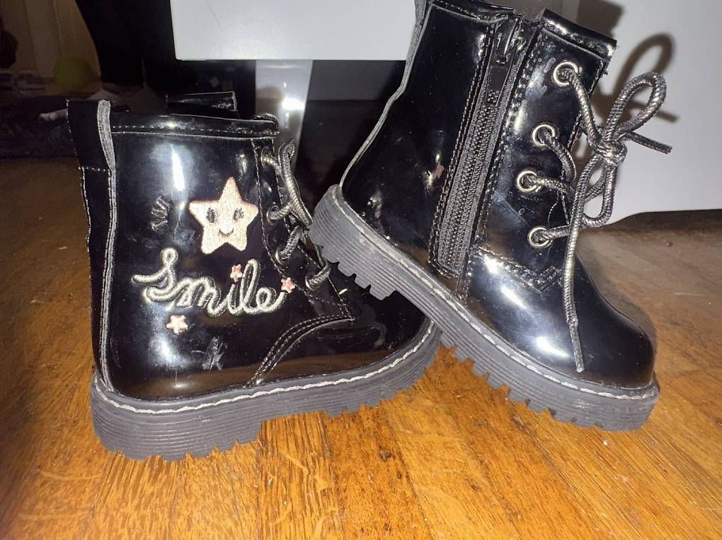 Schuhe für Jungen: Chaussures, enfants  – Gebraucht aus Lausanne von ahm_9l9k 2