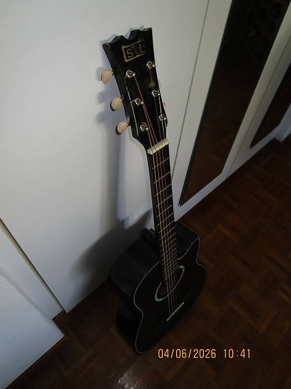 Instruments de musique: guitare folk électro acoustique – D'occasion à Clarens par krampou 2