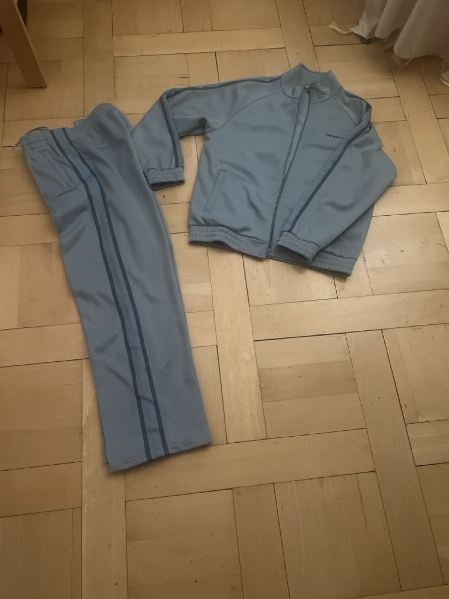 Costumes: Carharrt Trainer  – D'occasion à zürich par blume8888