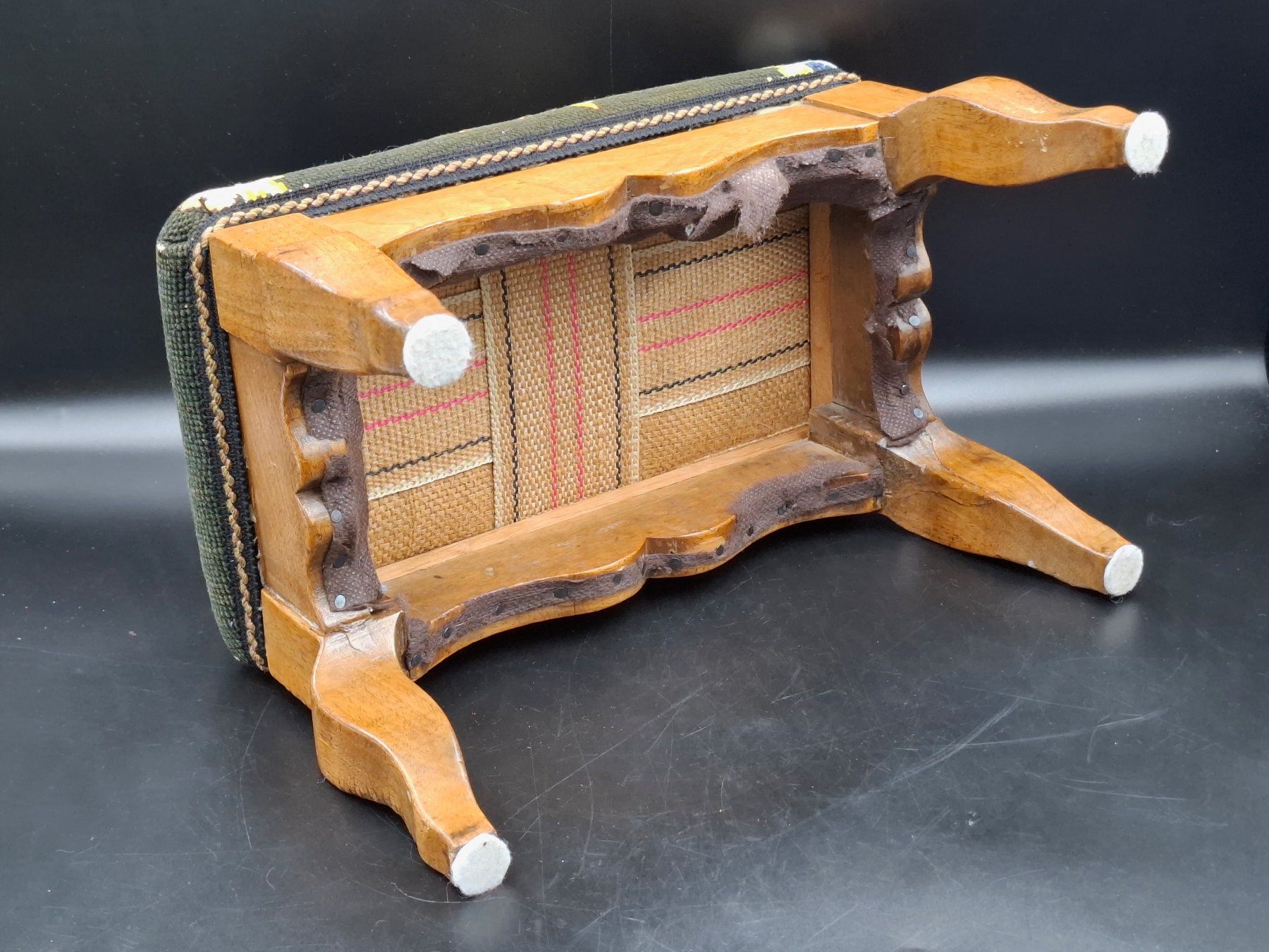 Sgabelli: Vintage Fusshocker viktorianischen Stil – Usato da Zürich venduto da bruzolda 4