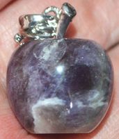 Anhänger F-726 – Apfel – Amethyst – 2x2cm