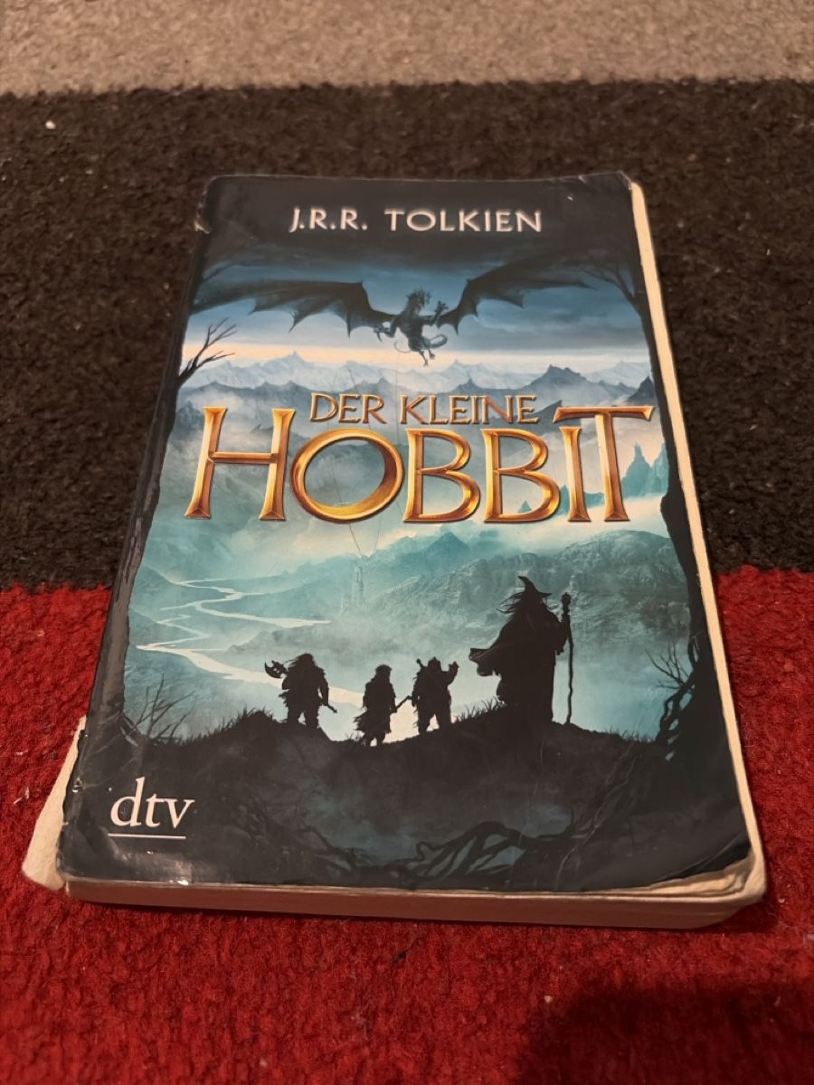 Bücher: Roman Buch Der kleine Hobbit – Gebraucht aus Ittigen von tij_dvs7