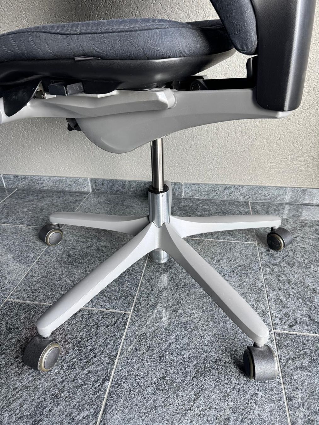 Giroflex Stühle: Bürostuhl Stoll Giroflex gebraucht – Gebraucht aus Grossaffoltern von Jurij22 5