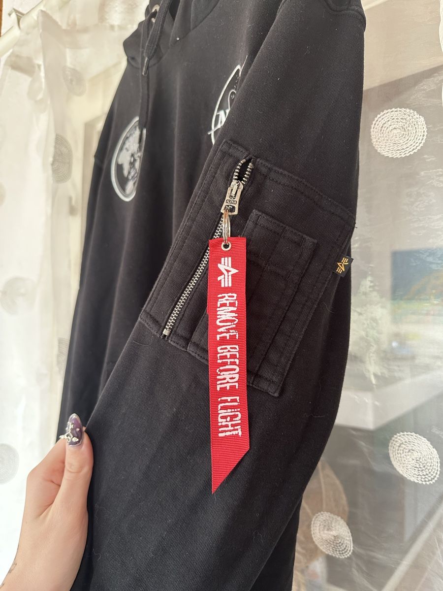 Alpha Industries Maglioni & Felpe: Pull à capuche Alpha Industries – Usato da Corgémont venduto da Chloesellsthings 3