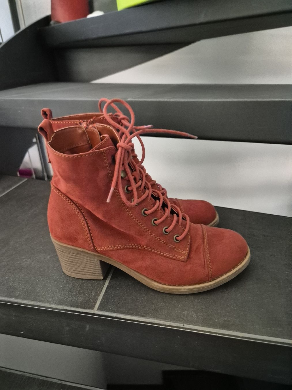 Scarpe da donna: Schuhe 37 – Usato da Würenlingen venduto da kuh33