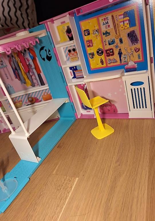 Puppen: Barbie Kleiderschrank plus Bügel – Gebraucht aus Böckten von passion10 2