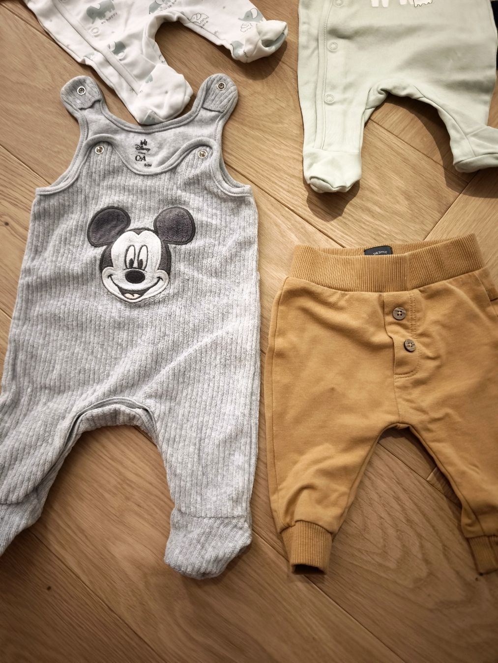 Lotti & Set di vestiti: Kleider Set Baby - 0-1 Monat  – Usato da Oberrieden venduto da Beti85 2