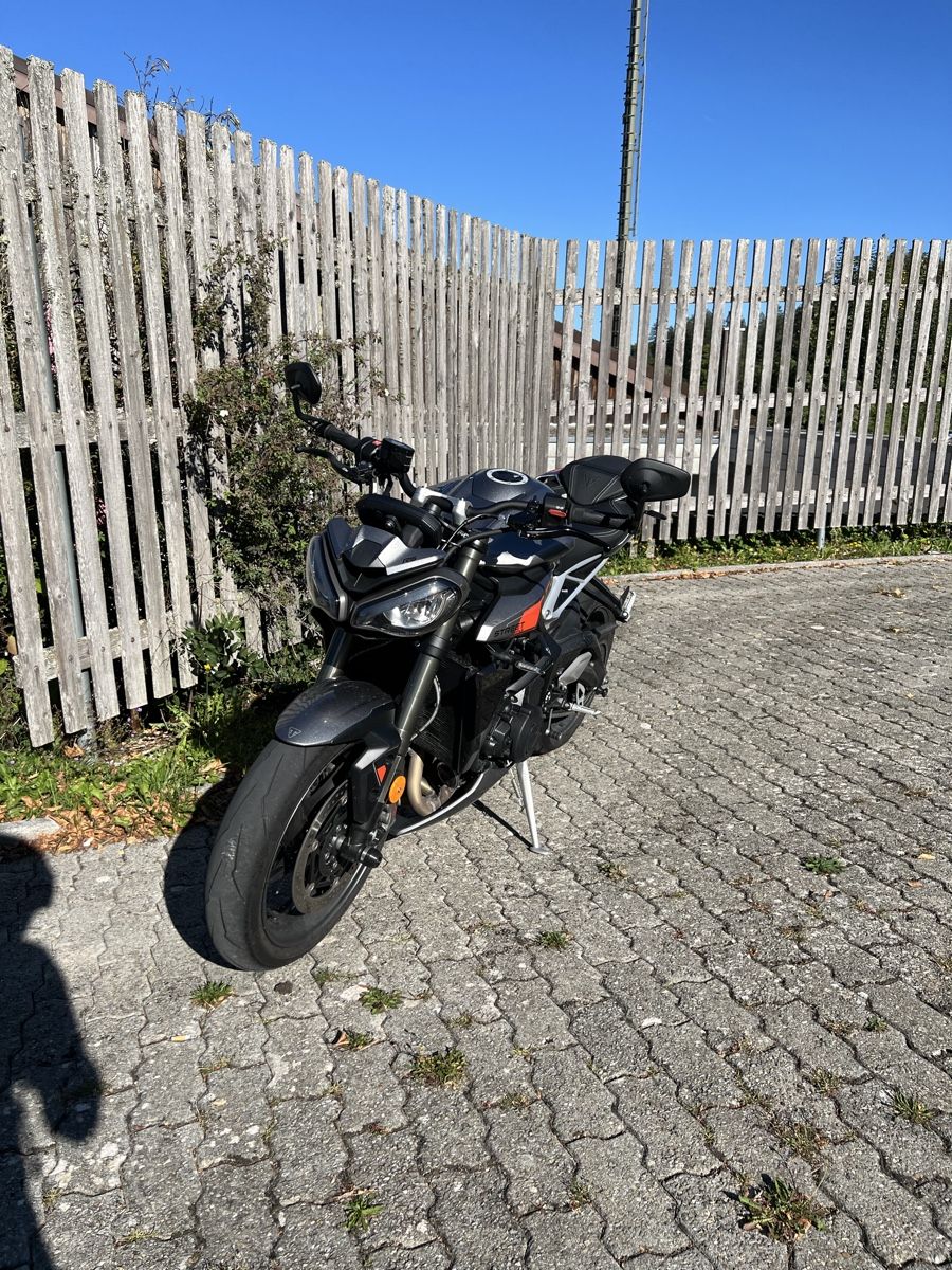 Triumph Strada: Triumph street triple RS 765 – Usato da Bévilard venduto da Cardoso1109 2