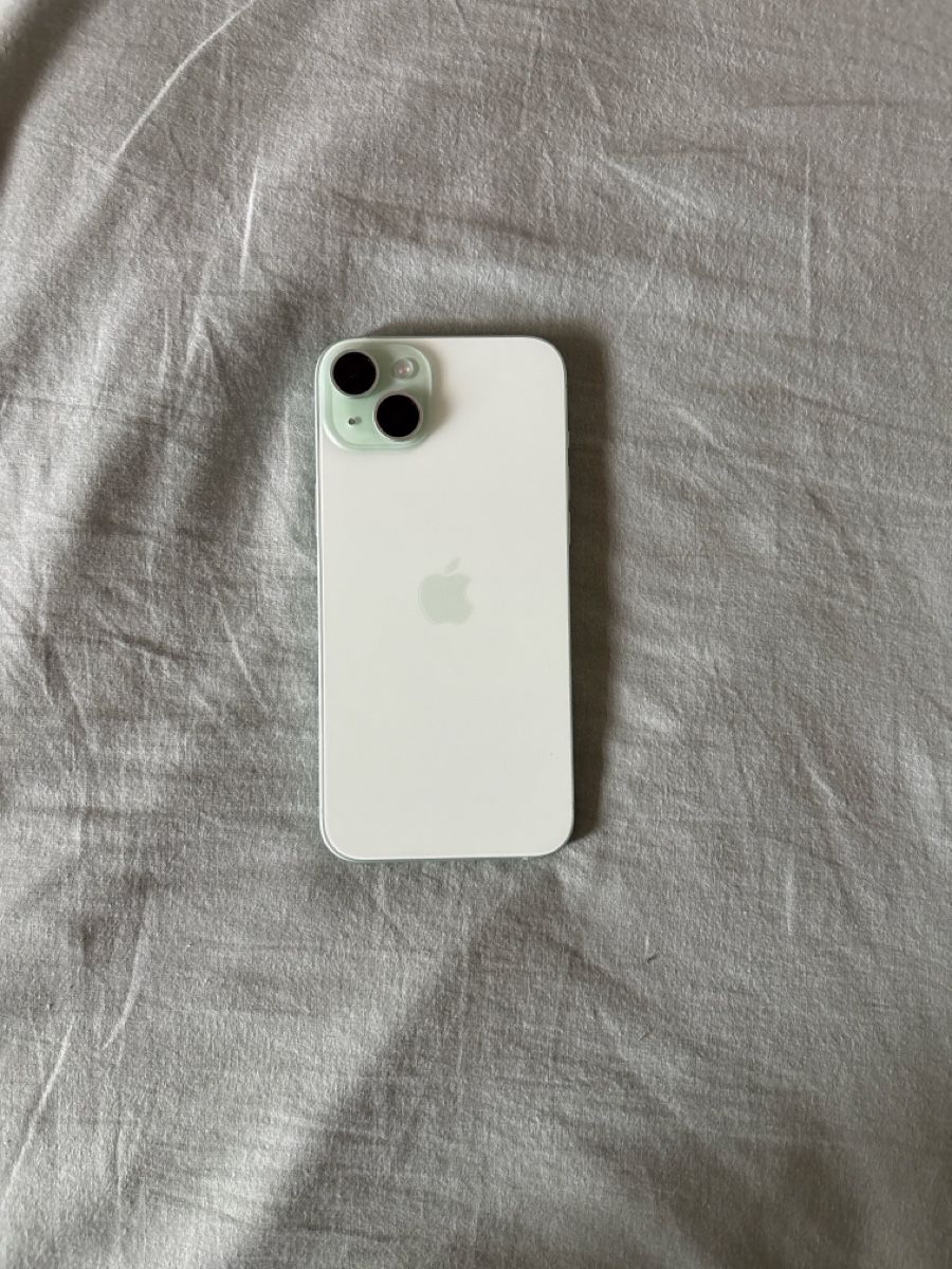 Apple Telefoni cellulari / Smartphones: Iphone 15 Plus mit 4 Hüllen – Usato da Rubigen venduto da Rea1972.