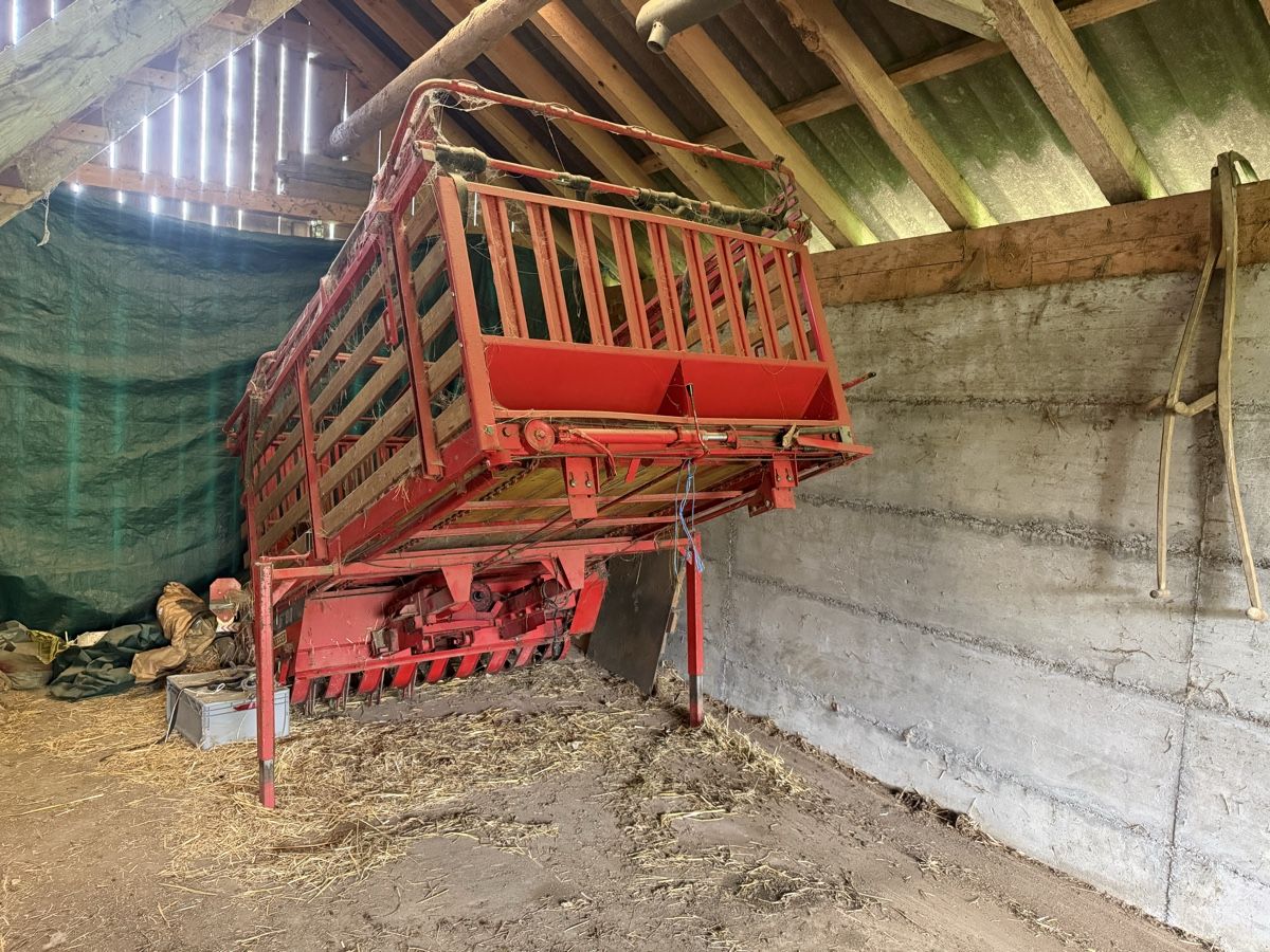 Tutte le macchine: Ladewagen Messer  – Usato da lauerz venduto da Pedeli