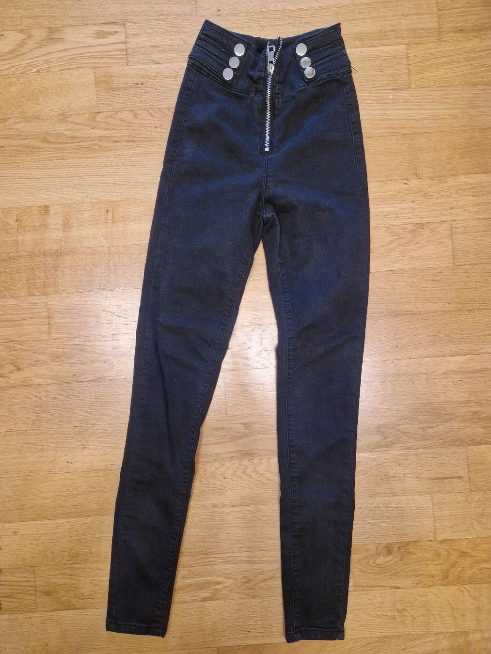 Jeans: Jean noir Tingo's taille xs – Usato da Penthaz venduto da Sosotroc