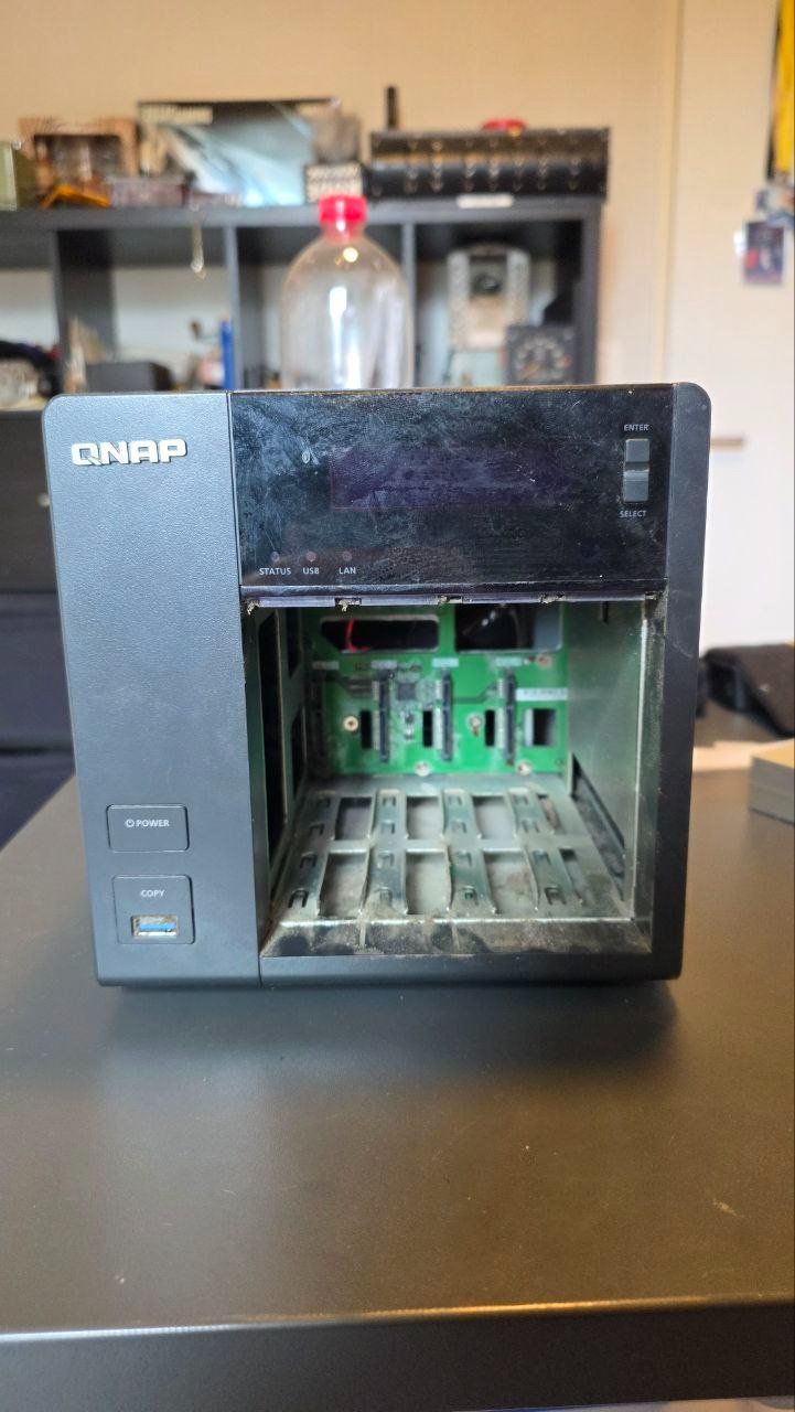 Qnap Server: Qnap NAS TS-453 Pro – Difettoso da Aarburg venduto da swiss_it_guy