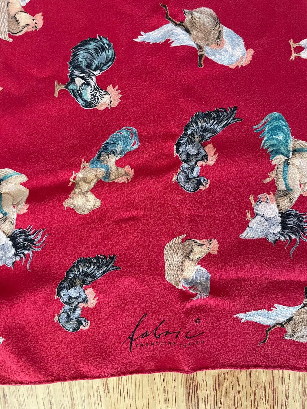 Fabric Frontline Foulard & Sciarpe: Fabric Frontline Seidenschal – Usato da Hünenberg See venduto da DND5 1