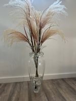 Grosse Glasvase mit Kristallblumen & Gräsern