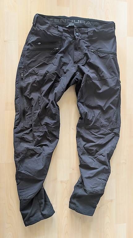 Pantalons: MTB Hose Endura SingleTrack II Herren Medium – D'occasion à Baar par Foscolio