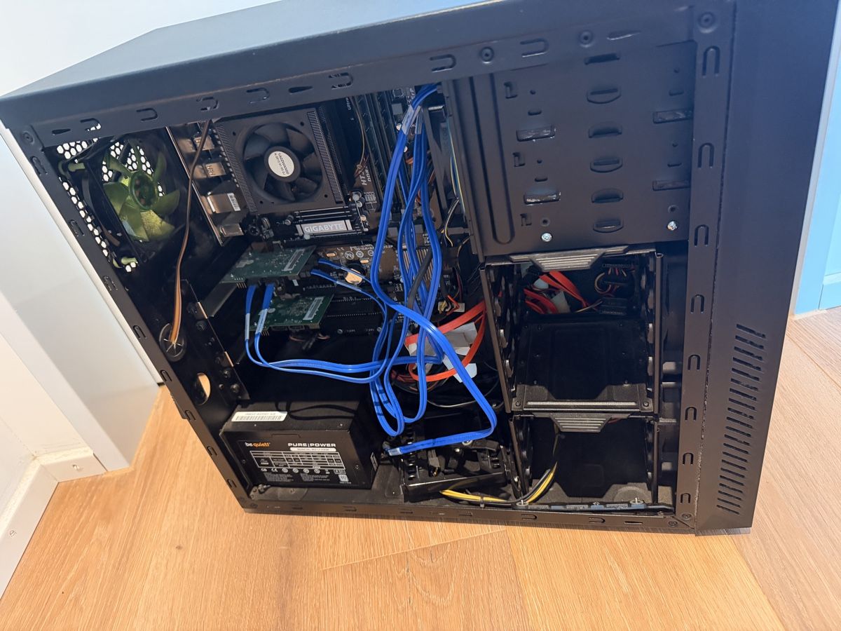 PC: Server oder NAS Silent Gehäuse mit Hardware für 13 HDD – Usato da Winterthur venduto da blaxkin 3