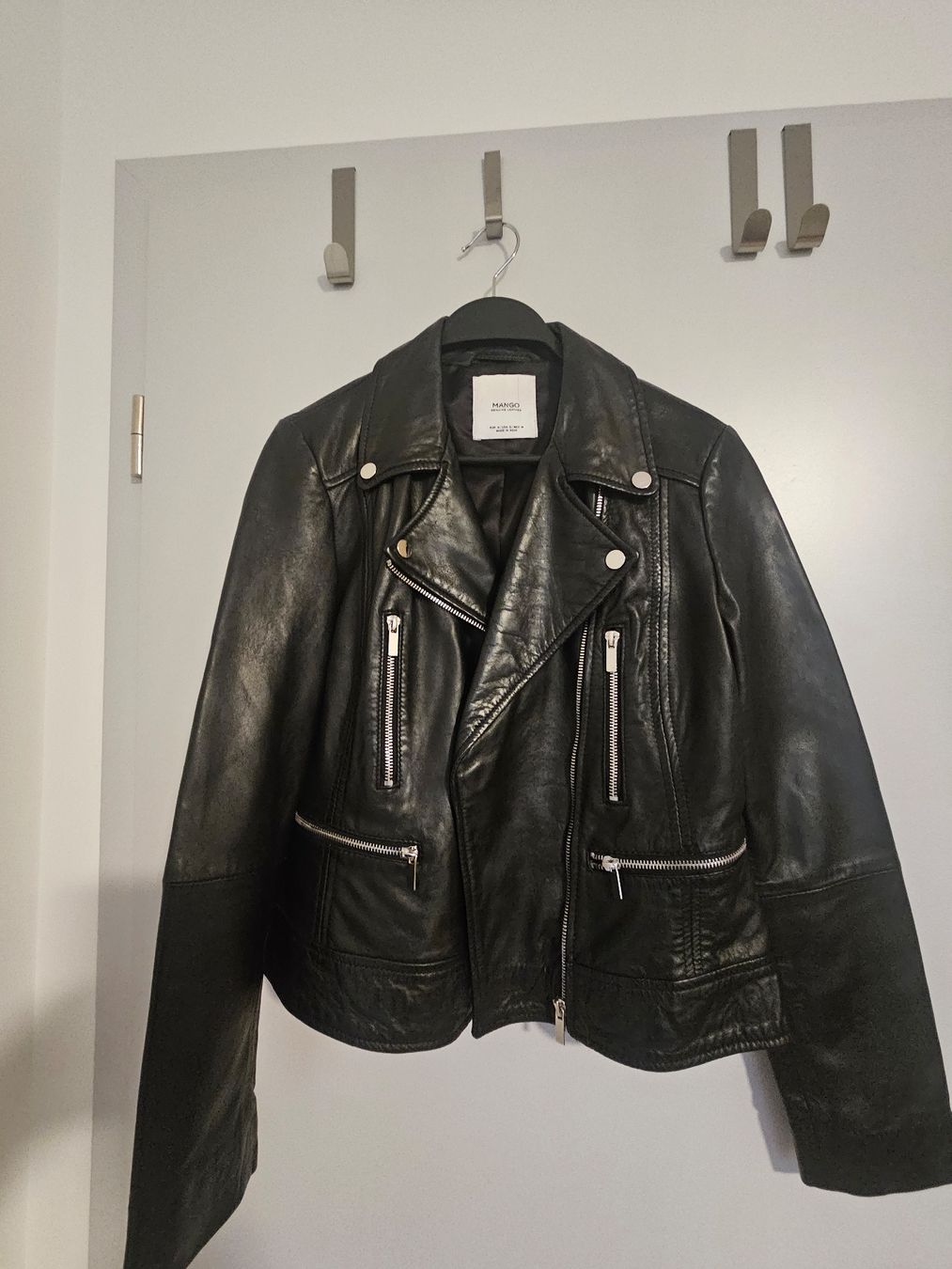 Mango Giacche: Blouson cuir Mango – Nuovo (secondo la descrizione) da Château-d'Oex venduto da bla_b6mv
