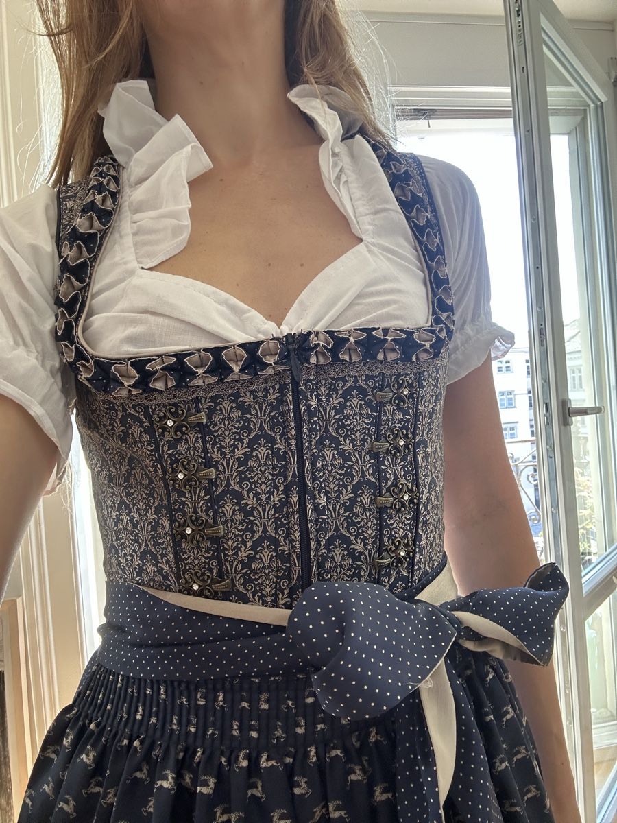 Krüger Vestiti: Dirndl 36 Krüger – Usato da Zürich venduto da ili12