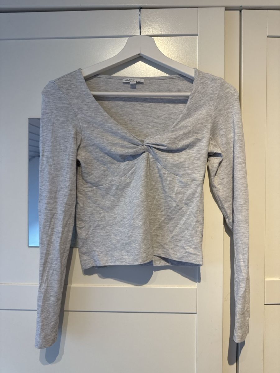 Pullover & Sweatshirts: Pullover  – Neu (gemäss Beschreibung) aus Turgi von fabienne53