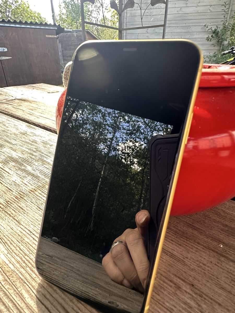 Apple Handys / Smartphones: Iphone 11, 128 GB in Gelb – Gebraucht aus Zihlschlacht von BlacCK_Cat 1