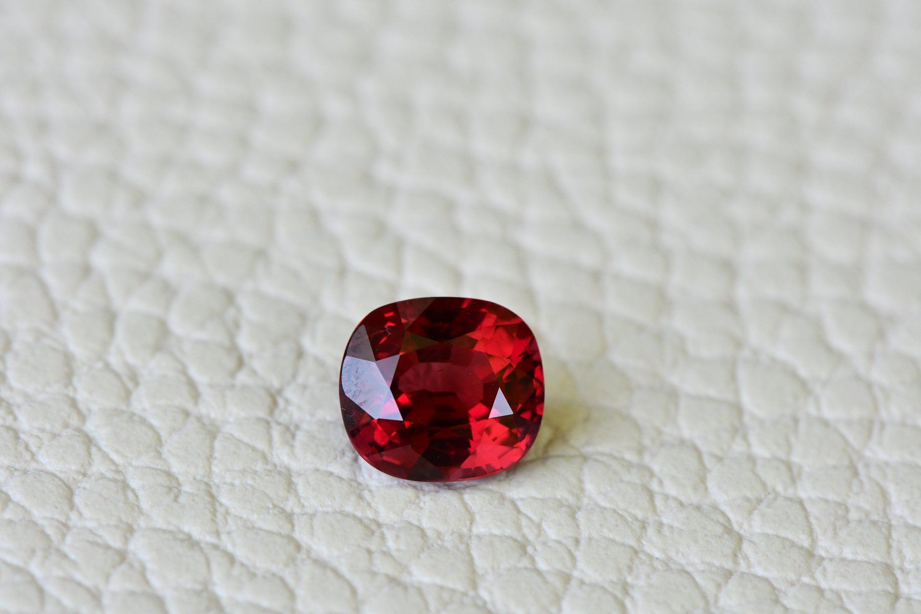 Edelsteine: Red Spinel Vietnam 3.45 ct – Neu (gemäss Beschreibung) aus Lyss von Hiel 2