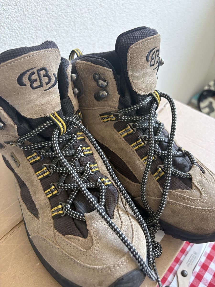 Chaussures hommes: Wanderschuhe 🥾, NP 149 CHF  – D'occasion à Obbürgen par bugi6868 5