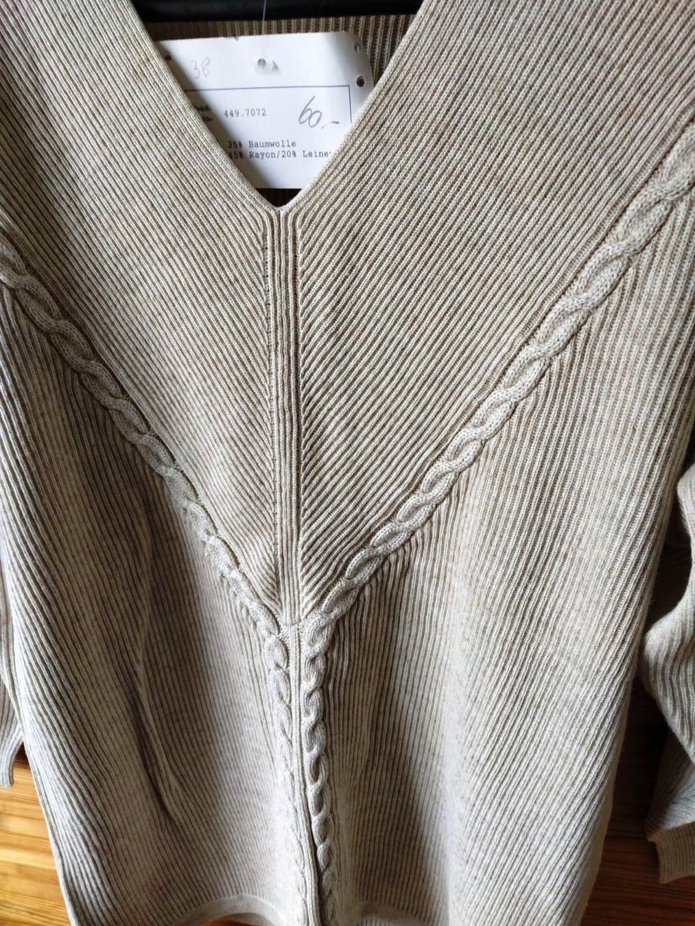 Maglioni & Felpe: Pullover mit V-Ausschnitt - Grösse 38 - – Nuovo e nell'imballaggio originale da Zürich venduto da -italo- 1